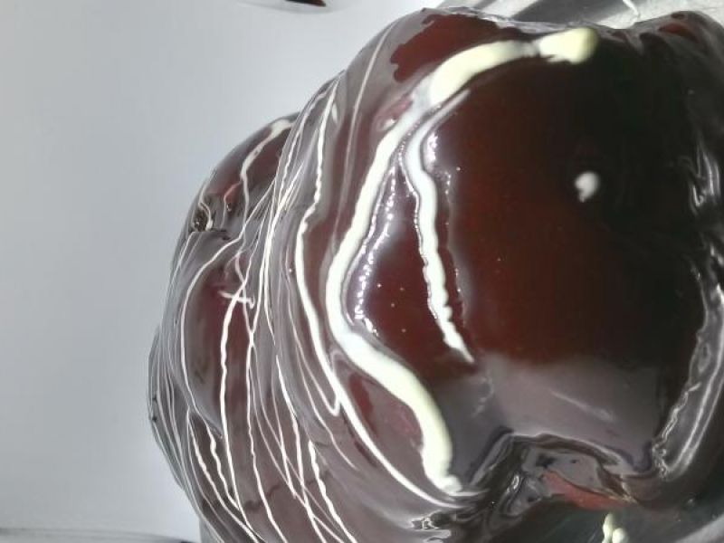 Τσουρέκι με γέμιση μερέντα και επικάλυψη γλάσσο καθρέφτη 