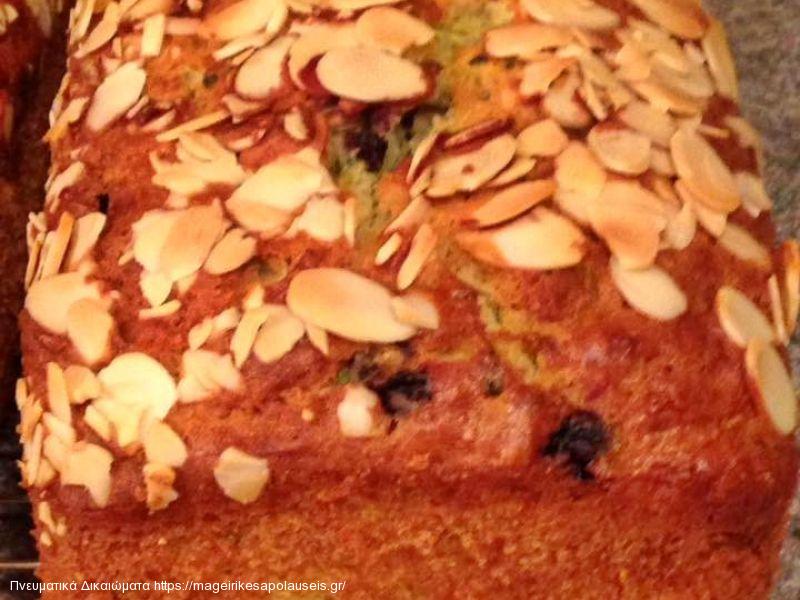 Κέικ με πράσινο κολοκύθι & γιαούρτι