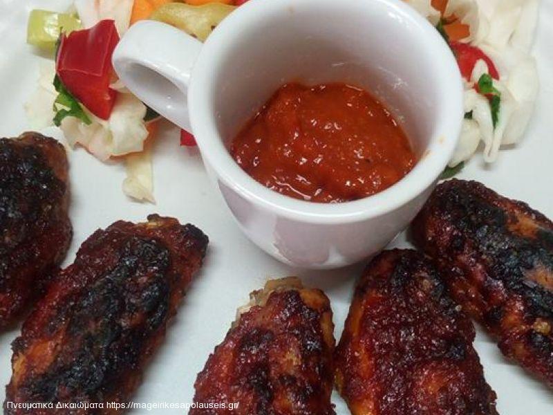 ΤΡΑΓΑΝΕΣ ΦΤΕΡΟΥΓΕΣ ΜΕ ΣΑΛΤΣΑ BBQ