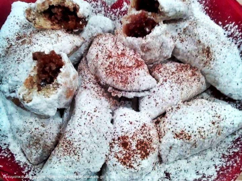 Νηστίσιμα καλτσουνια με μαρμελάδα δαμασκηνο