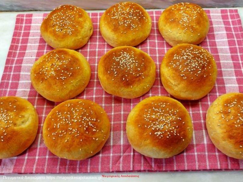 Ψωμάκια για χάμπουργκερ η σάντουιτς αφρός. 