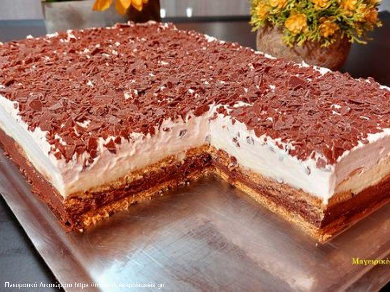 Δροσερό Γλυκό Ψυγείου Σοκολάτα, Βανίλια, Φράουλα, με ένα απλό ανακάτεμα. 