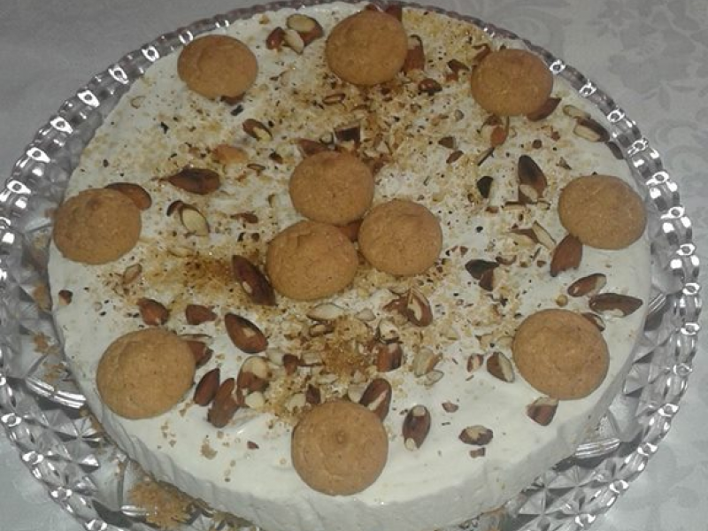 Τούρτα παγωτό με αμύγδαλα