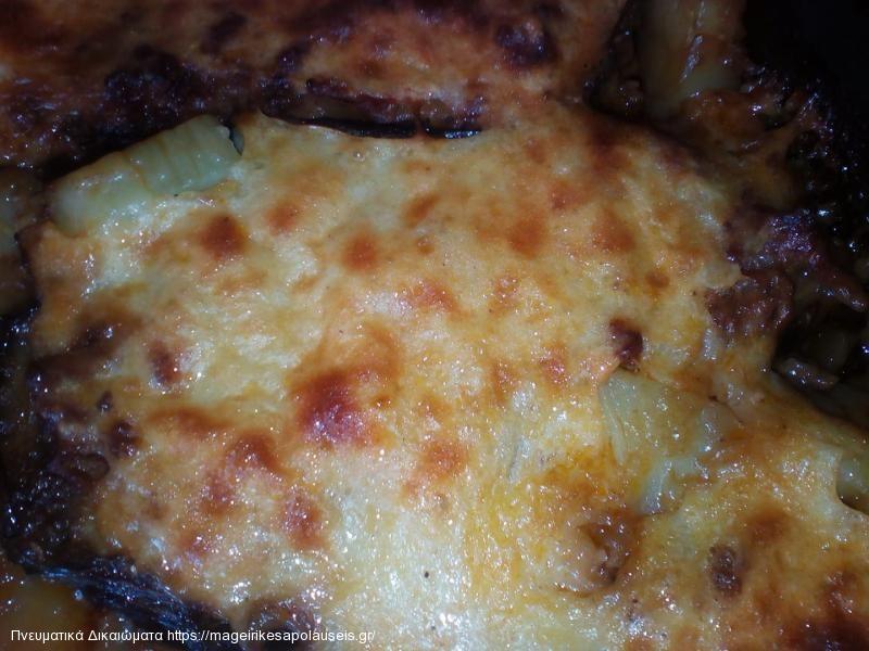 Παπουτσάκια με κιμά και μπεσαμέλ της Λίνας